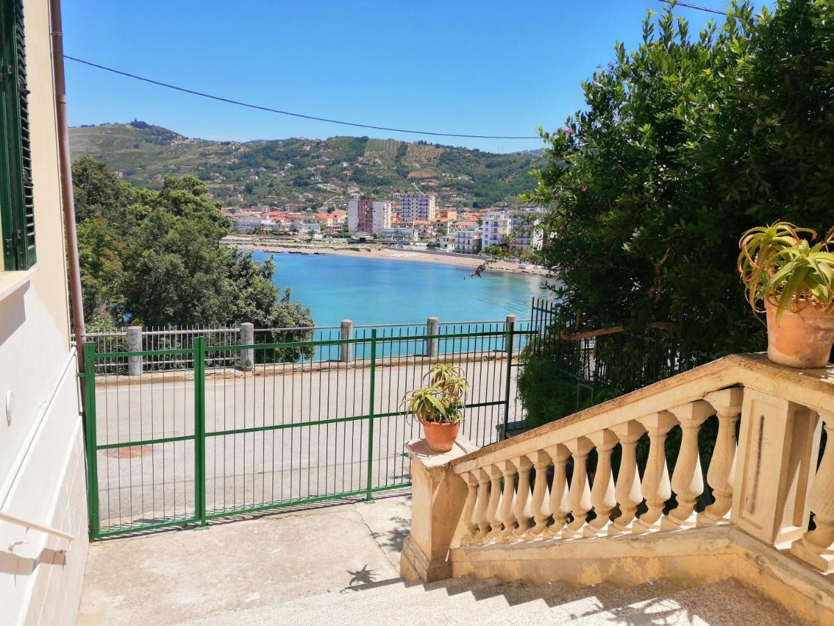 Panoramic Apartments In Villa In Center "The Beach And The Cliff" 1 Agropoli Bagian luar foto