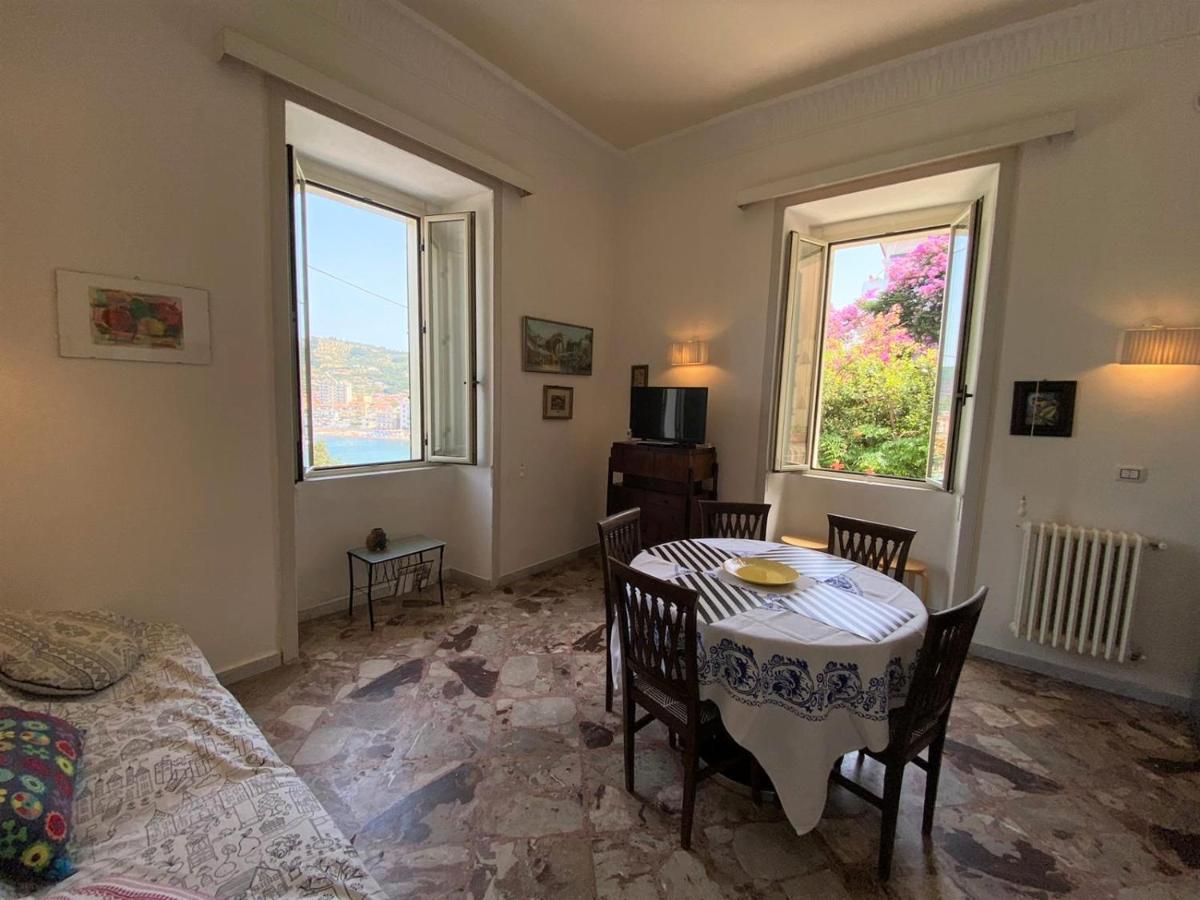 Panoramic Apartments In Villa In Center "The Beach And The Cliff" 1 Agropoli Bagian luar foto