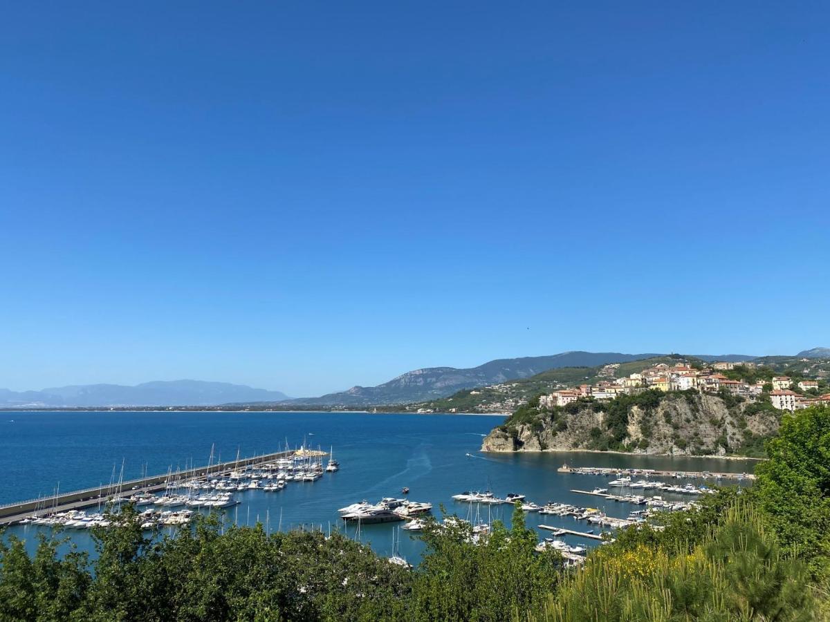 Panoramic Apartments In Villa In Center "The Beach And The Cliff" 1 Agropoli Bagian luar foto