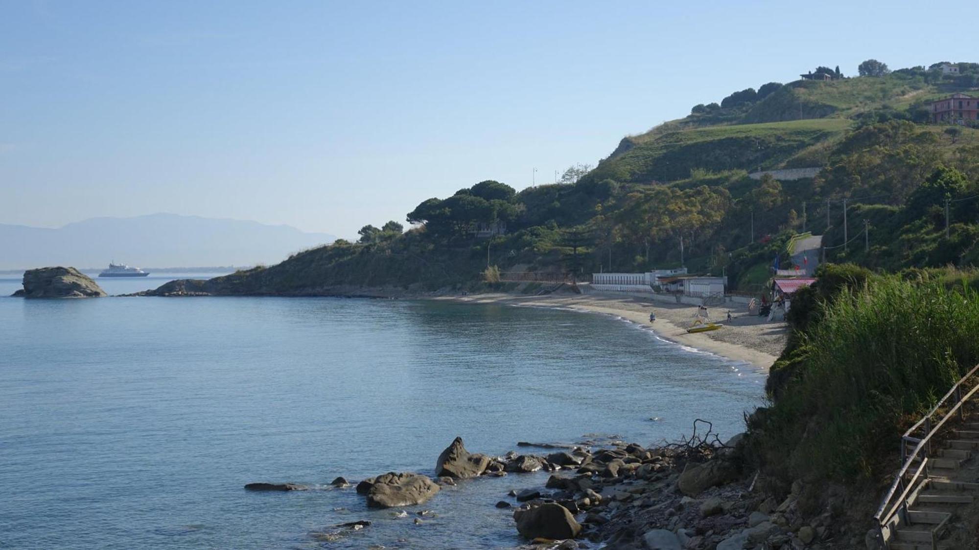 Panoramic Apartments In Villa In Center "The Beach And The Cliff" 1 Agropoli Bagian luar foto
