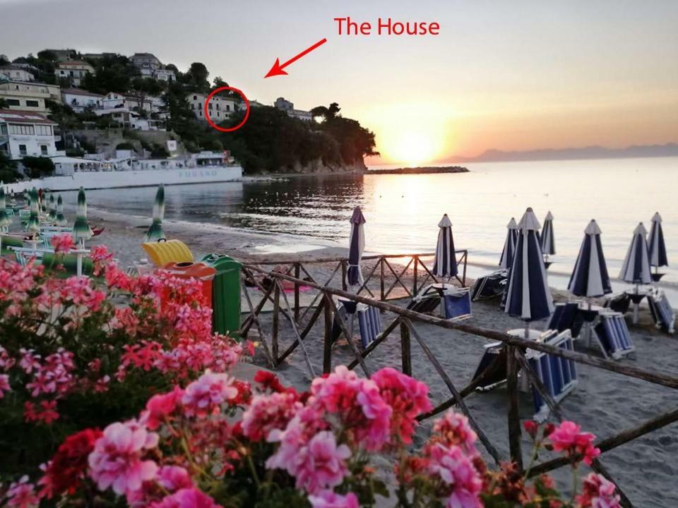 Panoramic Apartments In Villa In Center "The Beach And The Cliff" 1 Agropoli Bagian luar foto