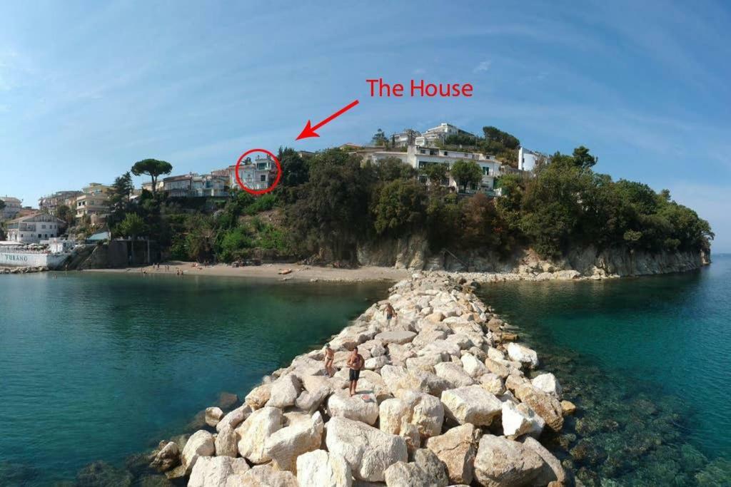 Panoramic Apartments In Villa In Center "The Beach And The Cliff" 1 Agropoli Bagian luar foto